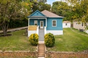 North Chatt Blue Bungalow - 2BR, Pet Friendly, Minutes to Downtown!
