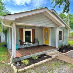 *New* Laid Back on Lee Ave | Cozy 2BR Retreat