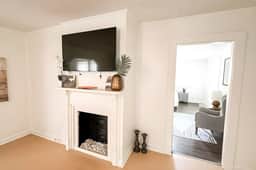 Clean & Cozy! 2BR, Pets welcome!