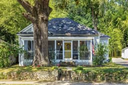 St. Elmo Bungalow - Mtn Views! *Monthly Stays*