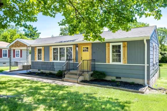Yellow Door Cottage - 3BR, Pet Friendly - Image 1