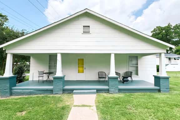Clean & Cozy! 2BR, Pets welcome! - Image 1