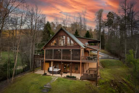 Lazy Bear Lodge - 3BR, Creekside Retreat - Image 1