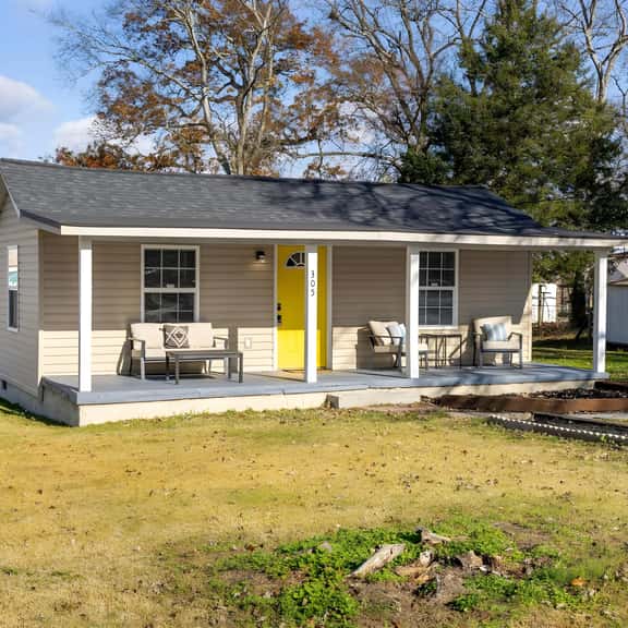 Bright & Cozy 3BR Home, Pets Welcome! - Image 1