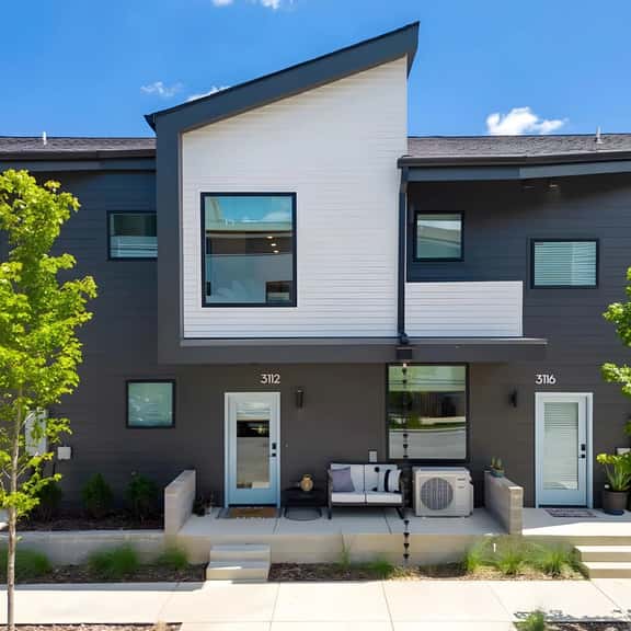5★ Downtown Retreat | Mountain Views + Pet Friendly! - Image 1