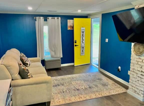 *New* Laid Back on Lee Ave | Cozy 2BR Retreat