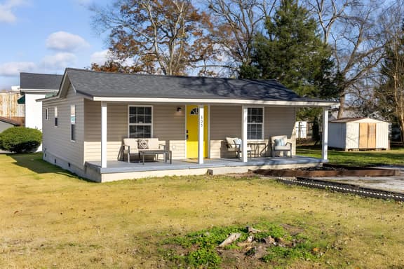 Bright & Cozy 3BR Home, Pets Welcome!