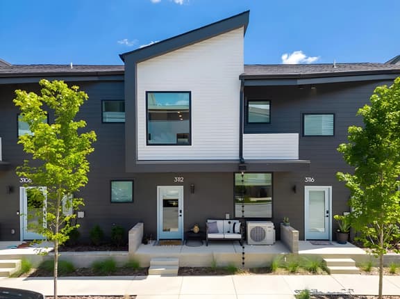 5★ Downtown Retreat | Mountain Views + Pet Friendly!