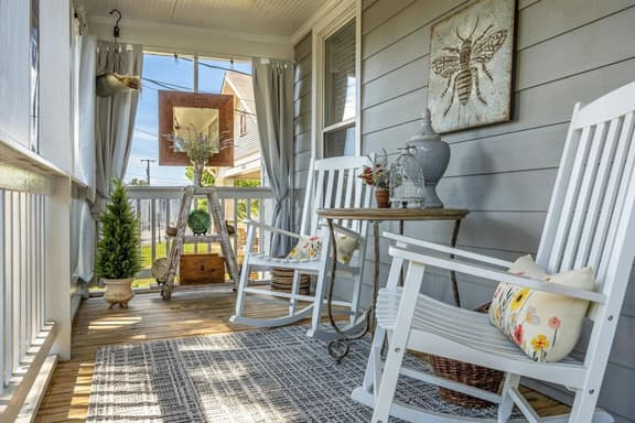 St. Elmo Bungalow - Mtn Views! *Monthly Stays*