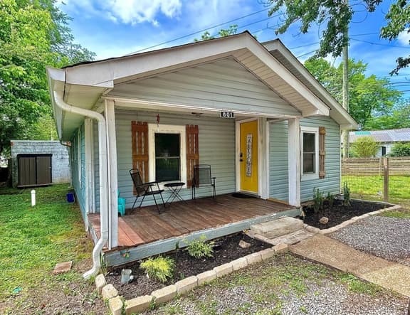 *New* Laid Back on Lee Ave | Cozy 2BR Retreat