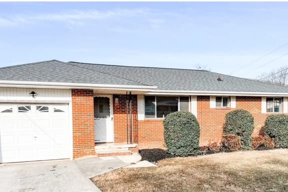 Charming 3BR Lookout Valley Home - Monthly Stays! - Image 1