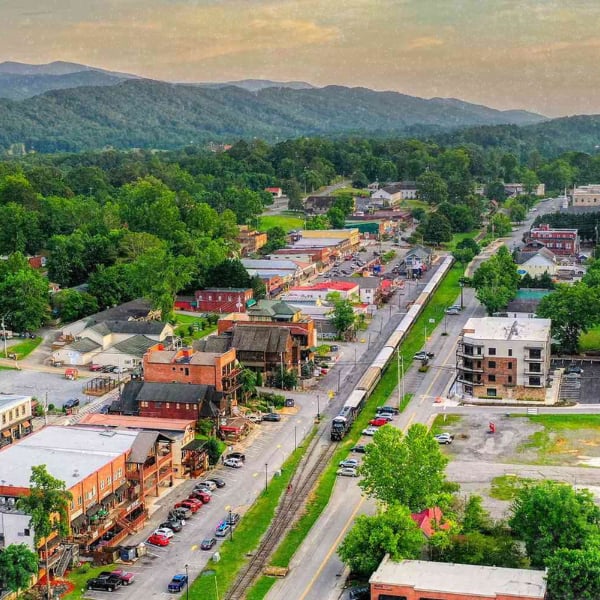 48 Hours in Blue Ridge: Planning Your Stay at Our Lazy Bear Lodge