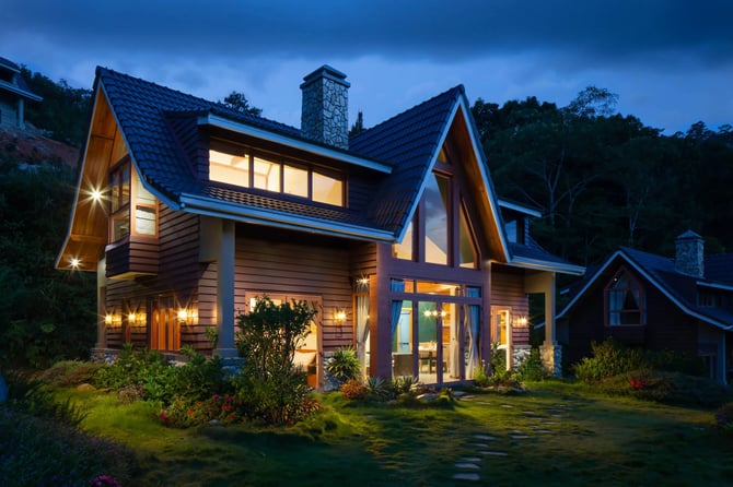 Why Booking Directly with Yellow Door is Better Than Airbnb