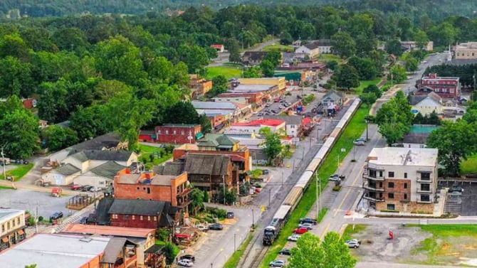 48 Hours in Blue Ridge: Planning Your Stay at Our Lazy Bear Lodge